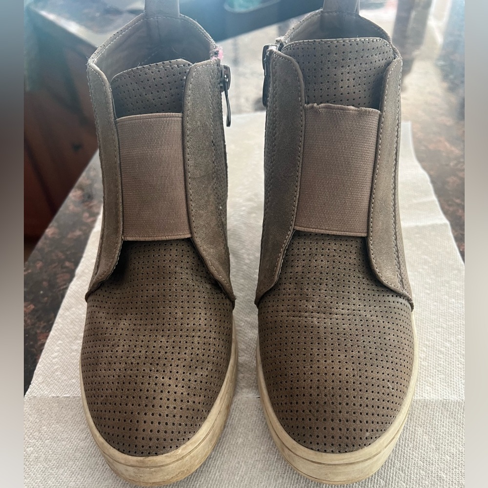 Sneaker/boots
